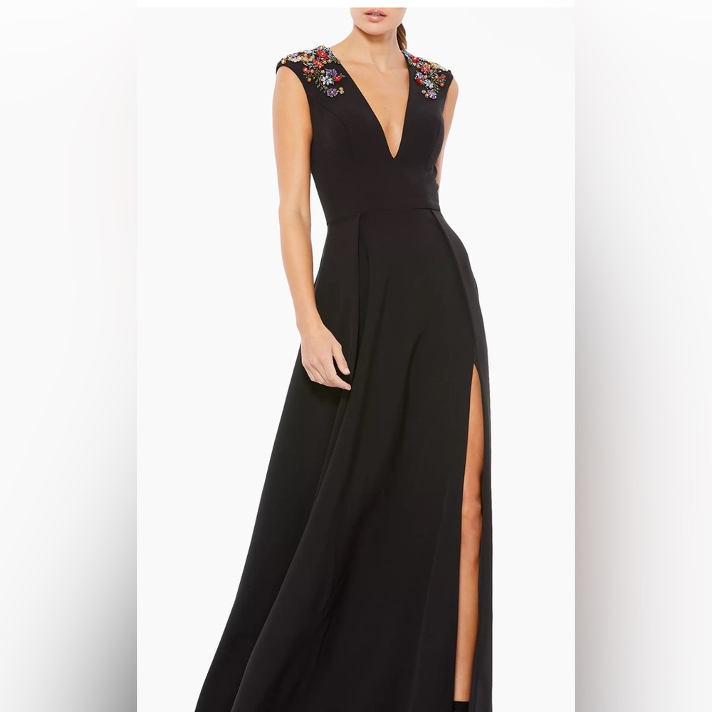 Max Duggal Style 26540# BEADED CAP SLEEVE V NECK A LINE GOWN Black Sz 14 - Picture 1 of 8